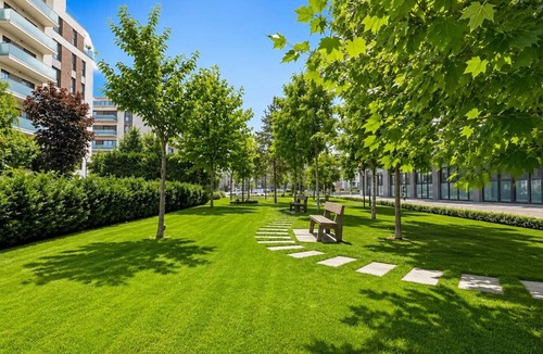 Oradea Apartment | Flat Olive Hill in Oradea with Private Parking Fast WiFi Self Check-in AC