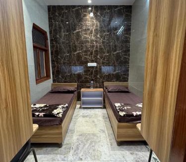 Mukherjee Nagar Hostel | FlexiBay-Affordable Hostel in North Delhi