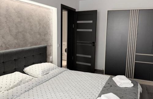 Sibiu Apartment | FLH - Emina Nest 2BR for 6 near Shopping City