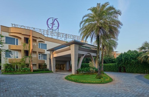 Nedumbassery Hotel | Flora Airport Hotel and Convention Centre Kochi
