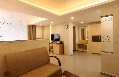 Aluva Hotel | Flora Charishma Residency Aluva