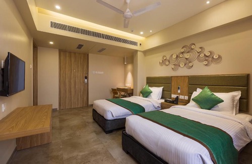 Iyyappanthangal Hotel | Floressa Randa Business Hotel