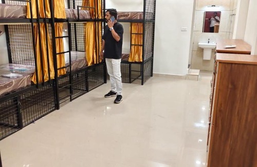 Edapalli Hostel | Florid home dormitory