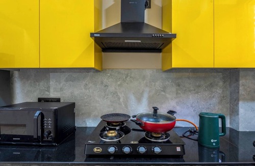 New Delhi Apartment | Fortune Home Service Apartment 3BHK, J-267