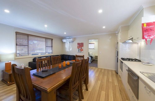 Nundle Apartment | Fossickers Tourist Park