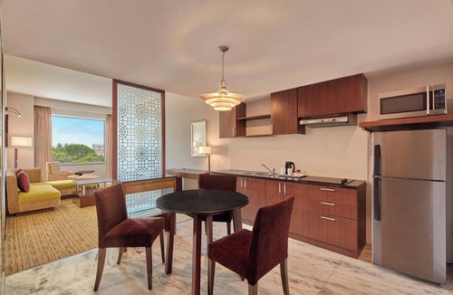 Clover Park Hotel | Four Points by Sheraton Hotel & Serviced Apartments, Pune