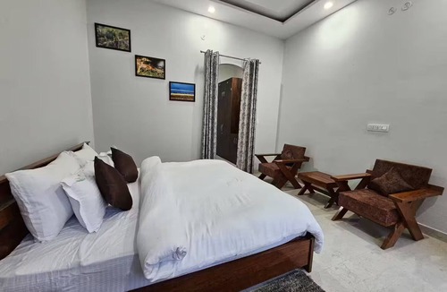 Ramnagar Bed & Breakfast | Four Private Rooms: Stay with Award-Winning Guide