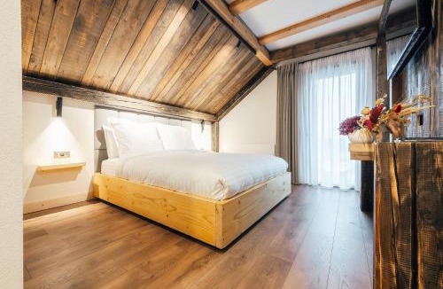 Vama Hotel | Fox Chalet