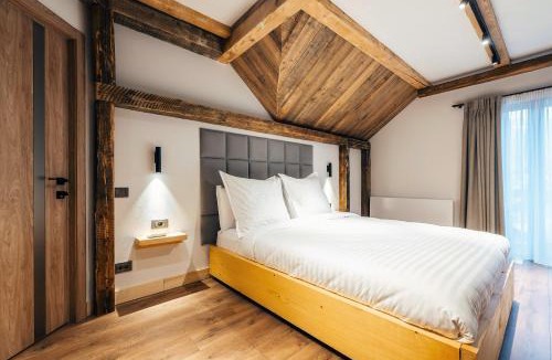 Vama Hotel | Fox Chalet