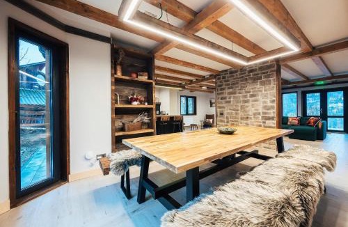 Vama Hotel | Fox Chalet