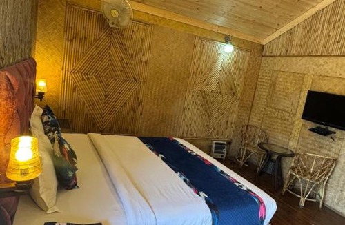 Shyamkhet Bed & Breakfast | Foxoso Misty Oaks - Hotel & Resort