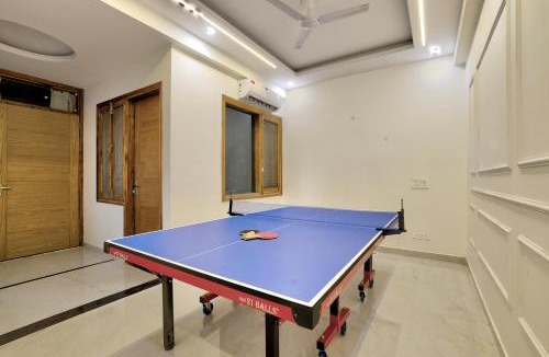 Noida Apartment | Freesia 3-BHK Apartment With Common Gaming Zone Near Popular Malls