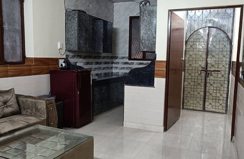 Pashim Vihar Apartment | Furnished Apt near Action Balaji Hospital Paschim Vihar