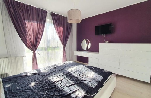 Brasov Apartment | Fuxia Homme