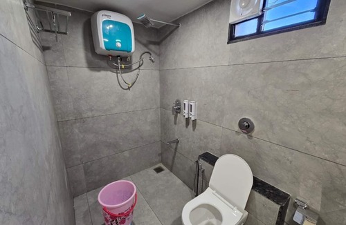 Vadodara Hotel | GAJRAJ HOTEL