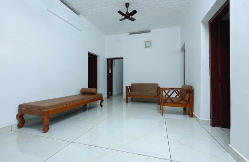 Thodakayam House | Ganesha Homestay, Cochin, Near Paniyeli Poru Waterfalls