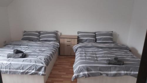 Tirgu Mures Apartment | Gara mare living-dormitor
