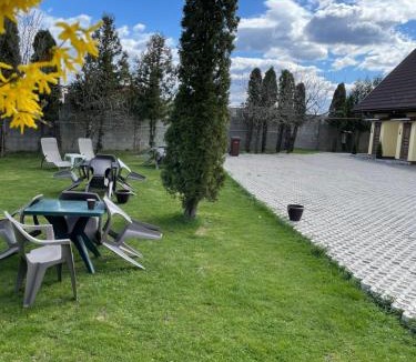 Onesti Hostel | Garden Inn
