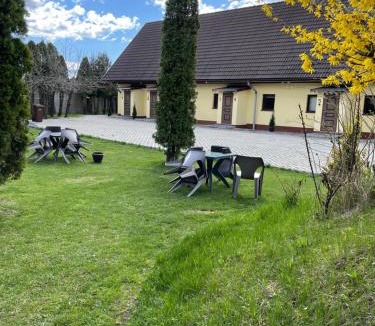 Onesti Hostel | Garden Inn
