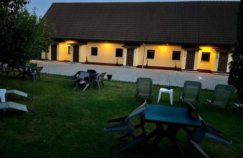 Onesti Hostel | Garden Inn