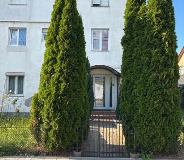 Ludus Apartment | Garden vibe apartament