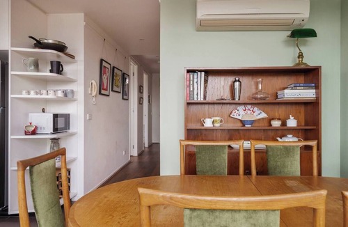 Fitzroy Apartment | Garnet Gallery A Vintage Stay near Dining and Museum