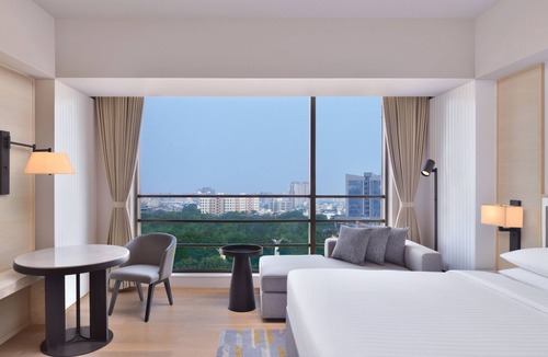Thaltej Hotel | Gateway Ahmedabad Sindhu Bhavan