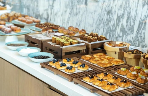Thaltej Hotel | Gateway Ahmedabad Sindhu Bhavan