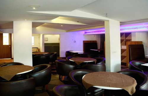 Vadakara Hotel | GAYATHRI HOTELS