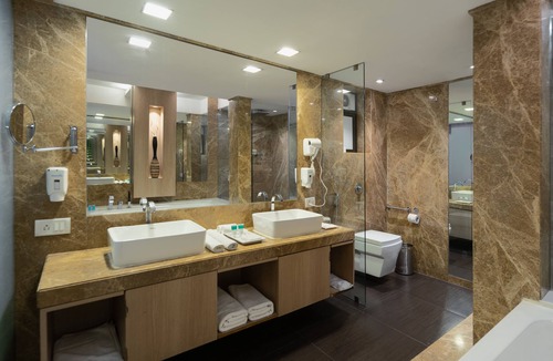 Mira Road East Hotel | GCC Hotel and Club