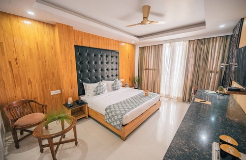 Lansdowne Hotel | Ginger Lansdowne, Mall Road