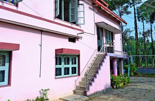 Chikkamagaluru House | Giri Darshini Homestay - 3BH, Simple Rooms with Pool & Private Falls