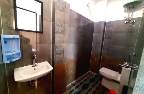 Lake Swaroop Sagar Bed & Breakfast | Gladden Villa