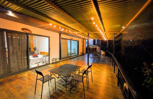 Mount Abu House | Glass Canvas