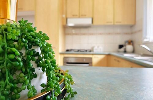 Glenmore Park House | Glenmore Park Family Holiday Home Sleeps 10 Near Blue Mountains, Penrith