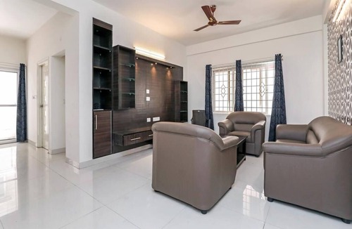 Hebbal Hotel | Glorious Rooms Stay near Hebbal Railway Station