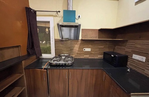 Noida House | GoBravo 37: 2BHK Farm with Private Pool & Lawn,Perfect for Parties & Staycations