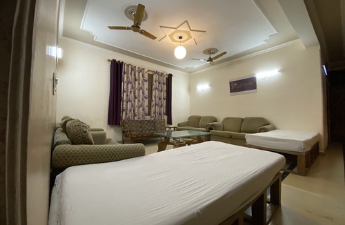 South West House | GoBravo 3Bhk for Parties Near Airport & Cyber City Gurgaon - Pet Friendly