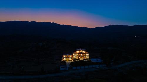Gogunda Villa | Godan 10-BHK by ELIVAAS