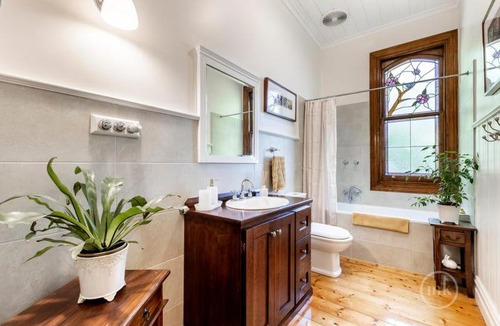 Cottles Bridge Bed & Breakfast | Gold Ridge B & B