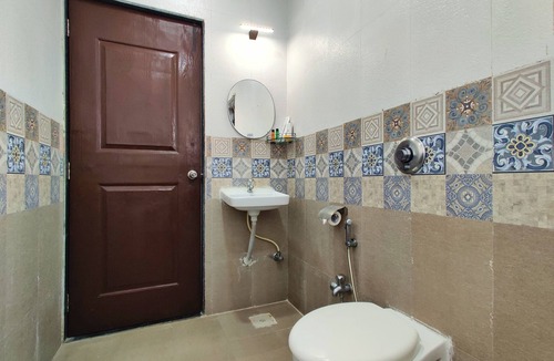 Daman Hotel | Golden Chariot Hotel Daman