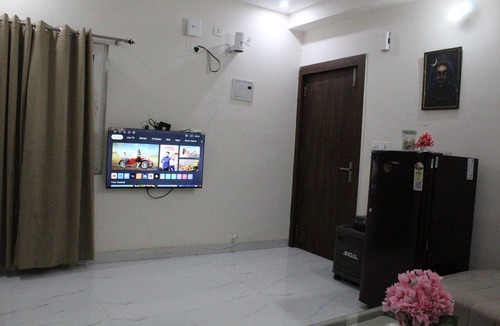 Tapovan Apartment | Golden Hours | Balcony Stay in Tapovan