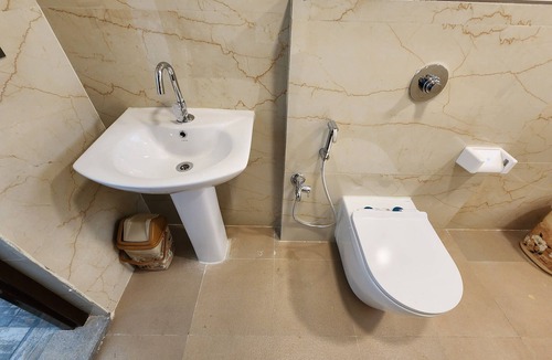 Kudrasthe Hotel | Golden Leaf Resort