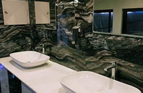 Kolkata House | Golden Plaza Guest House - Kolkata