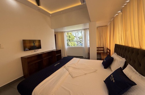 Kuzhuppilly Hotel | Golden Sands Cherai