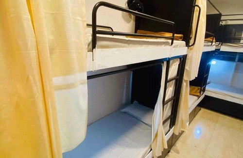 Marol Hostel | Golden Star Dormitory