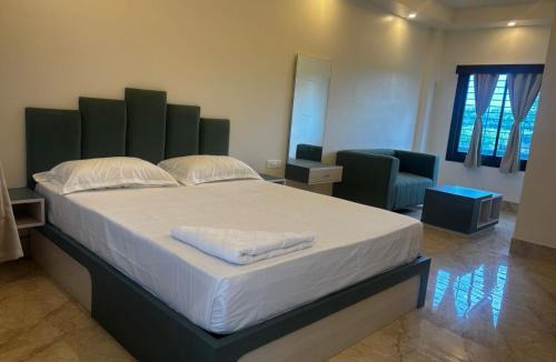 Krishnagar-II Resort | GOLDEN VISTA RESORT - 10 Minute From Mayapur Temple