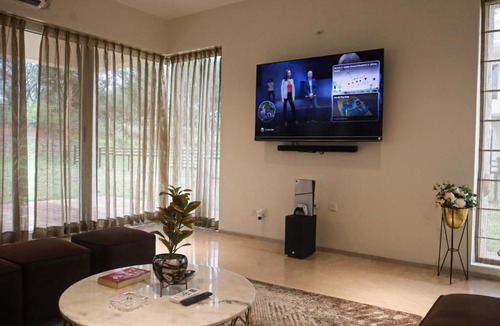 Anekal Villa | Golfers Arena Jacuzzi BBQ 40min HSR E-city
