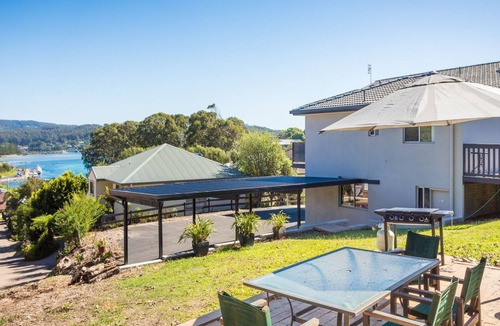 Narooma Apartment | Golfers View Unit 6 - conveniently located across the road from the magnificent Narooma Golf Club an