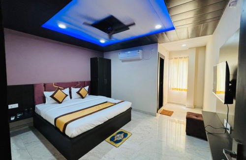 Sarnath Hotel | Goroomgo Hotel Imperial Varanasi - Family Friendly with Luxury Room - Near Kashi Vishwanath Temple and Ganga Ghat - Excellent Customer Service Awarded